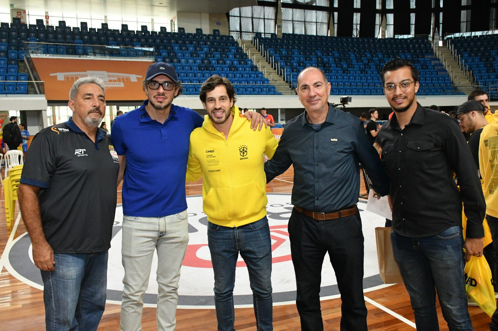 APRESENTAÇÃO OFICIAL DO ELENCO E UNIFORMES Farma Conde Vôlei São José